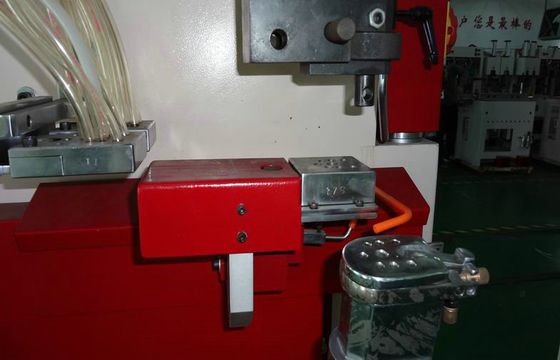 Automatische hydraulische Ferse, die Maschine nagelt